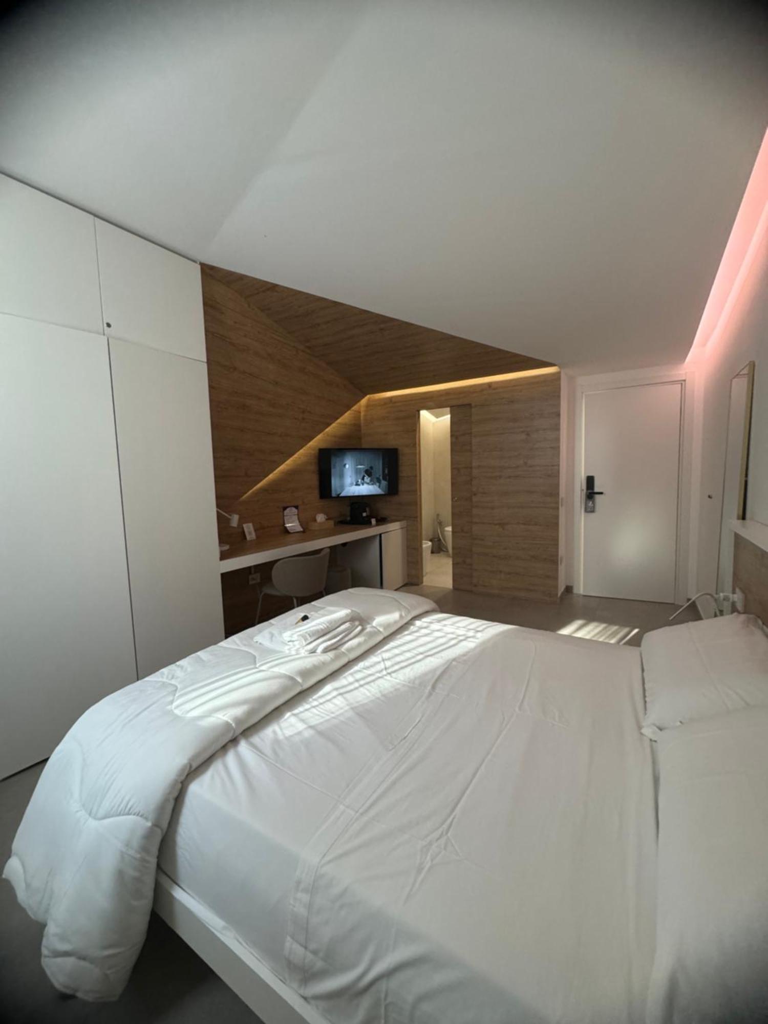 Space Tower Rooms Naples Exterior photo
