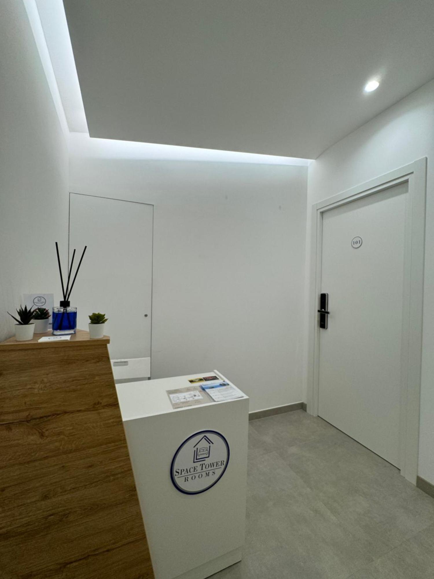 Space Tower Rooms Naples Exterior photo